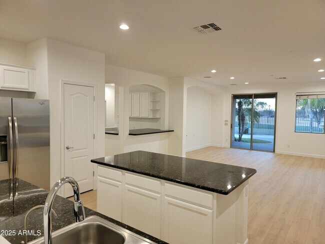 6850 South Birdie Way, Gilbert, AZ 85298 photo 4