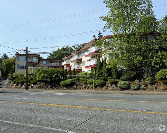 Magnolia Manor photo 3