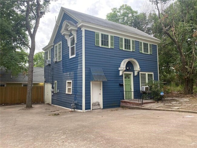 3303 Duval St Austin, TX 78705 photo 3