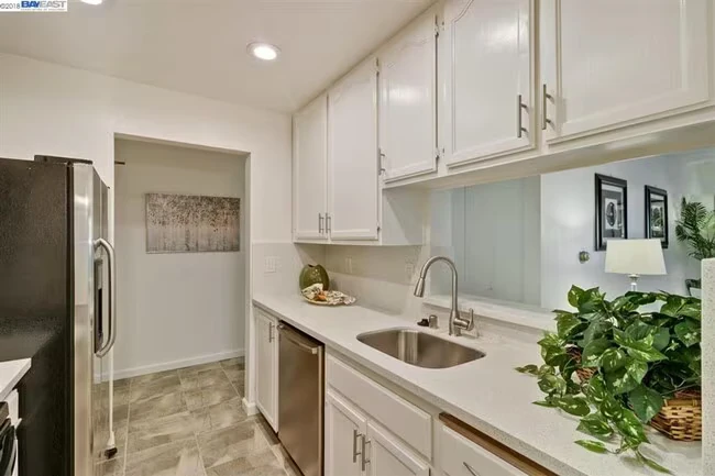 39887 Cedar Blvd Newark, CA 94560 photo 3