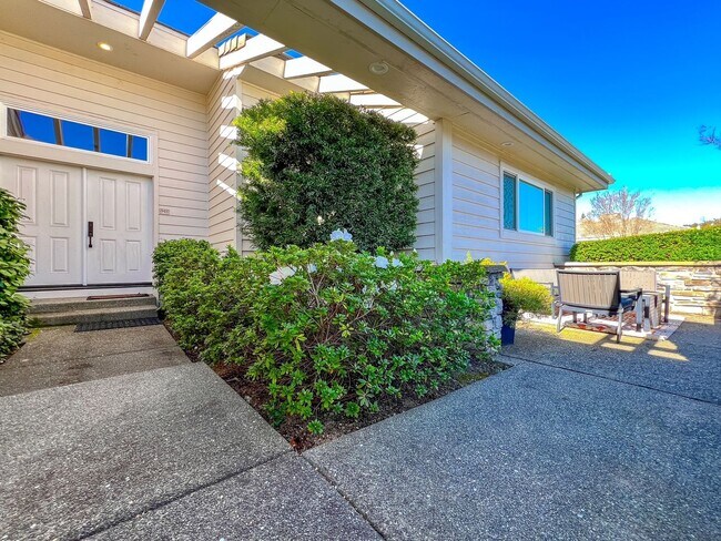 945 Augusta Cir Napa, CA 94558 photo 2