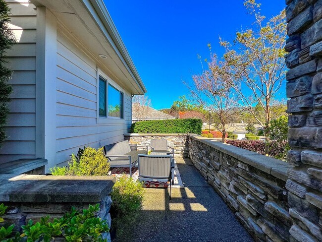 945 Augusta Cir Napa, CA 94558 photo 3