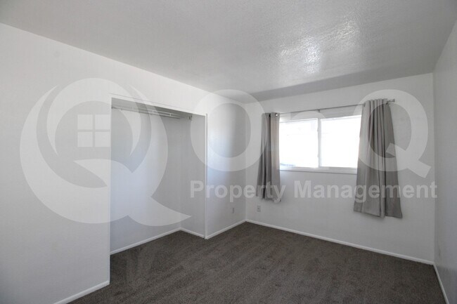 124 E Minton Dr Tempe, AZ 85282 photo 3