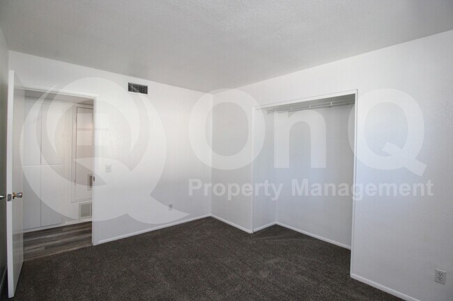 124 E Minton Dr Tempe, AZ 85282 photo 2