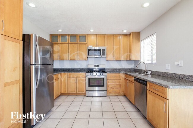 2041 W Windrose Dr Phoenix, AZ 85029 photo 5