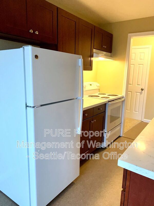 7919 35th Ave SW photo 3