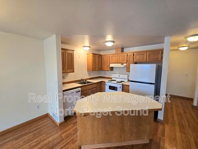 8326 Hennings Drive West, Stanwood, WA 98292 photo 2