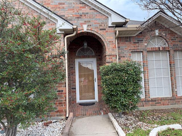 8617 Shadow Trace Drive, Fort Worth, TX 76244 photo 2