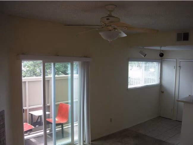 114 E 31st St Austin, TX 78705 photo 3