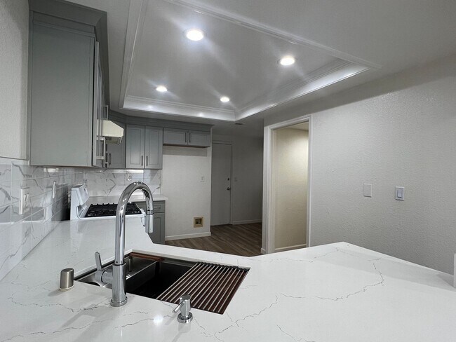 Bright  Spacious 3 Bedroom 2.5 Bath Duet Home in Milpitas photo 4