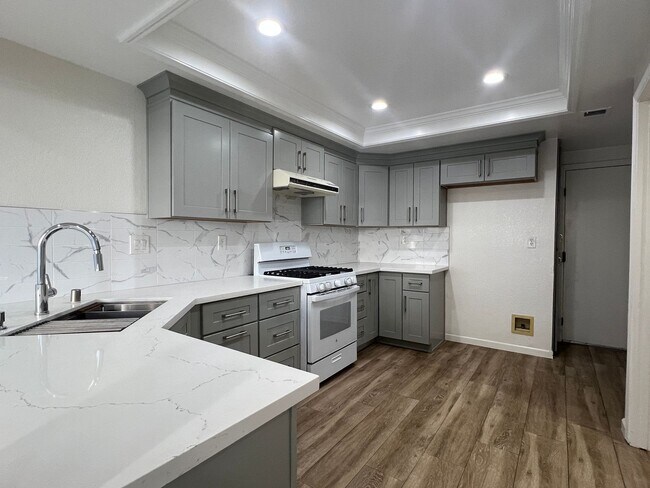 Bright  Spacious 3 Bedroom 2.5 Bath Duet Home in Milpitas photo 5