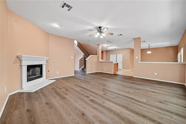 2049 Rachel Ln Round Rock, TX 78664 photo 4