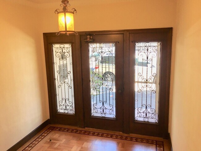 2425 Greenwich Street, San Francisco, CA 94123 photo 4
