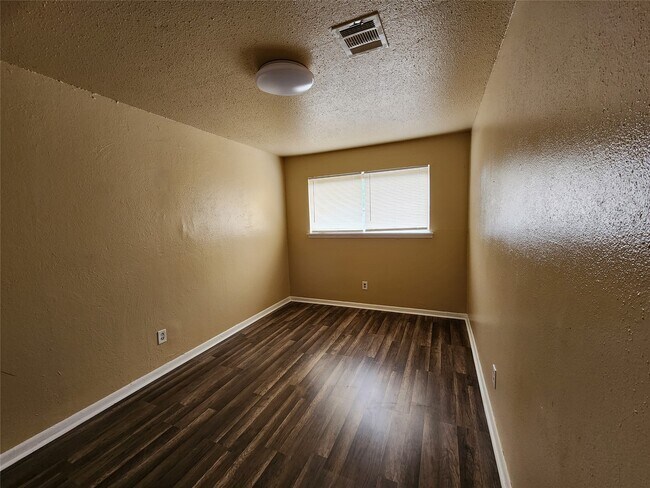 4311 Yellowstone Boulevard, Houston, TX 77021 photo 2