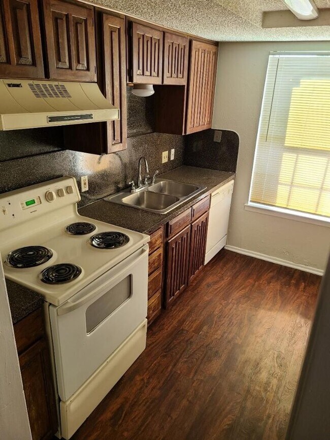 3117 Las Vegas Trail Fort Worth, TX 76116 photo 2