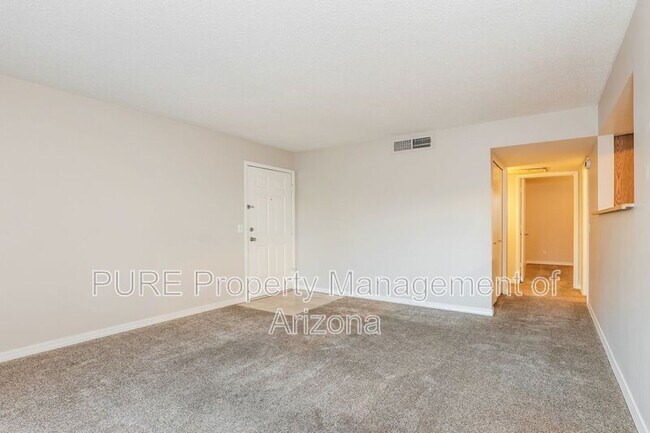616 S Hardy Dr Tempe, AZ 85281 photo 3