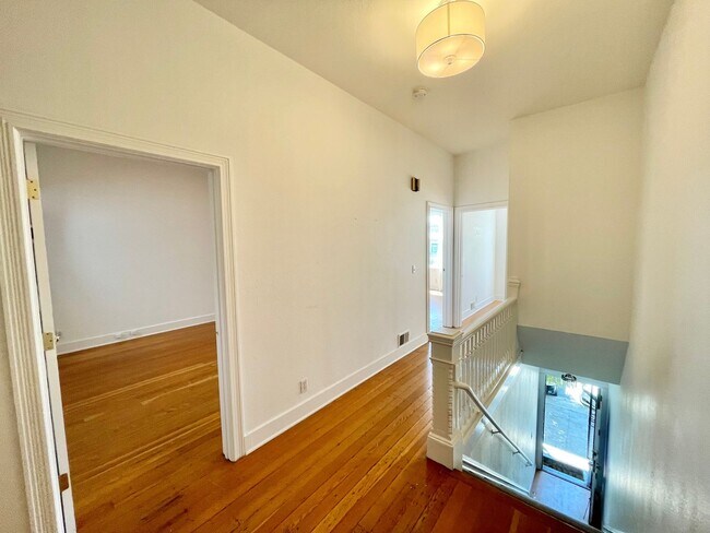 2947 Harrison Street, San Francisco, CA 94110 photo 4
