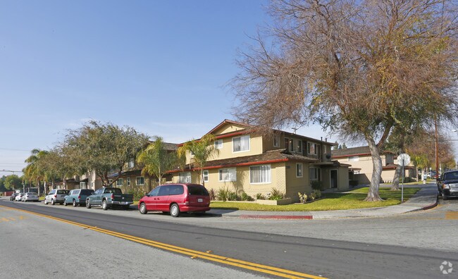 Alhambra Gardens Apartments photo 3