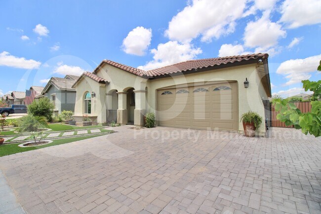 15078 W Roosevelt St Goodyear, AZ 85338 photo 4