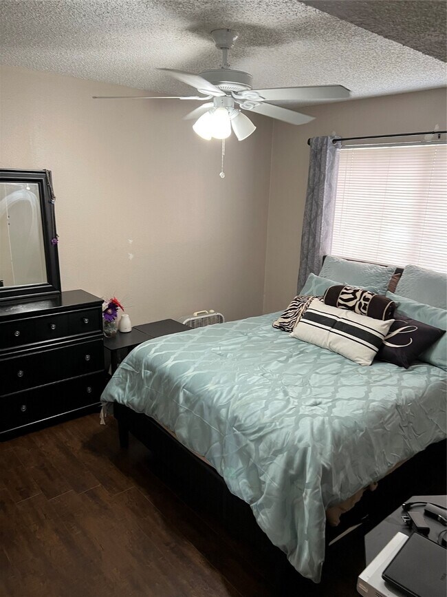 1900 Bay Area Boulevard, Houston, TX 77058 photo 4