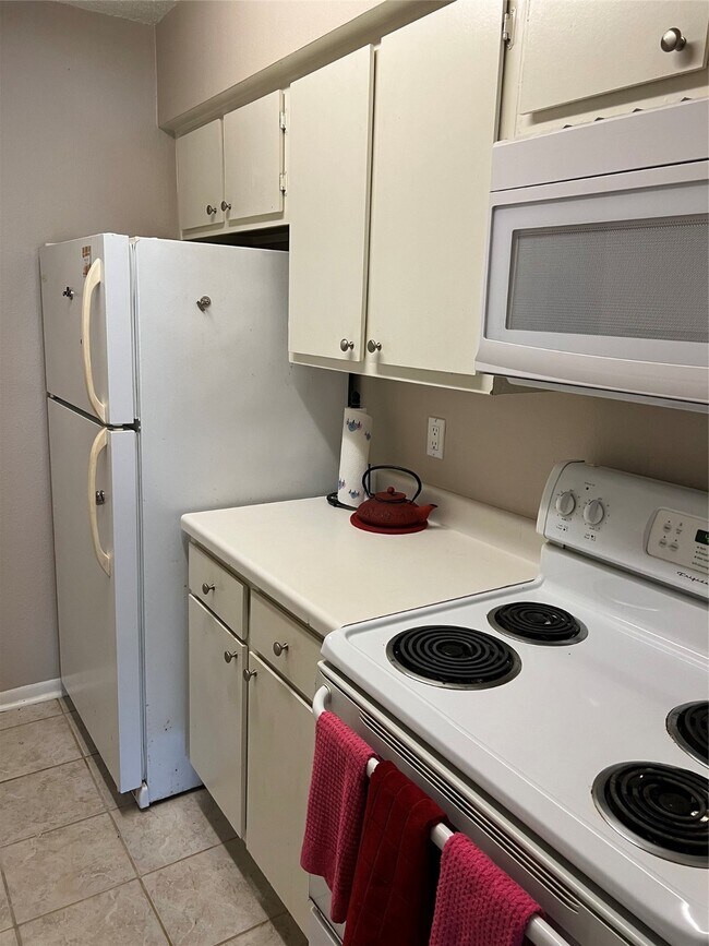 1900 Bay Area Boulevard, Houston, TX 77058 photo 5