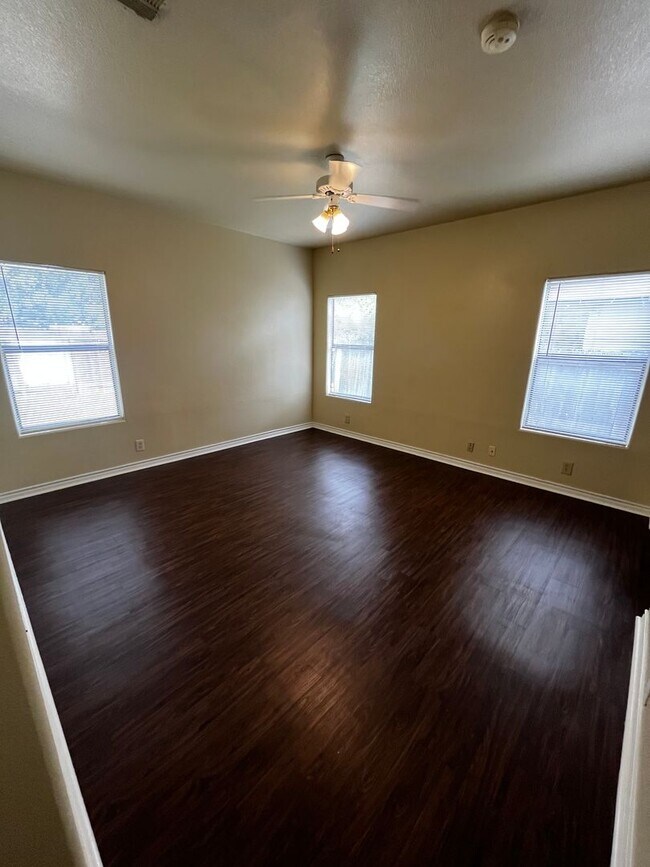2601 Alcott Ln Austin, TX 78748 photo 5