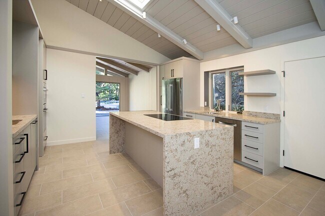 Mid-Century 5Bd/3Ba in Kentfield photo 5