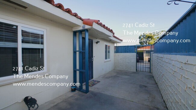 2741 Cadiz St San Diego, CA 92110 photo 2