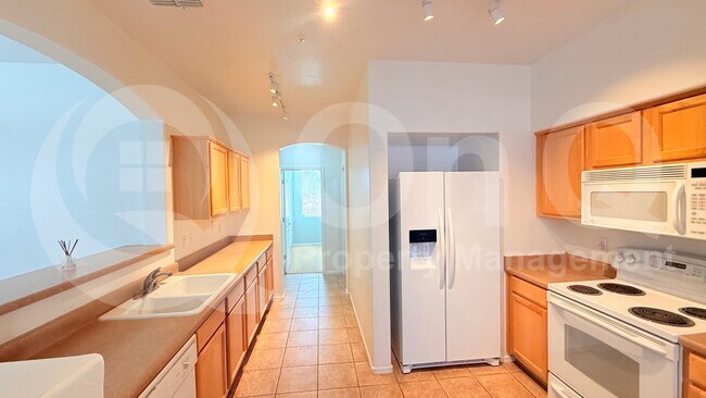 6334 S Blake St Gilbert, AZ 85298 photo 2
