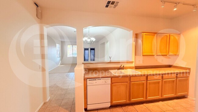 6334 S Blake St Gilbert, AZ 85298 photo 3