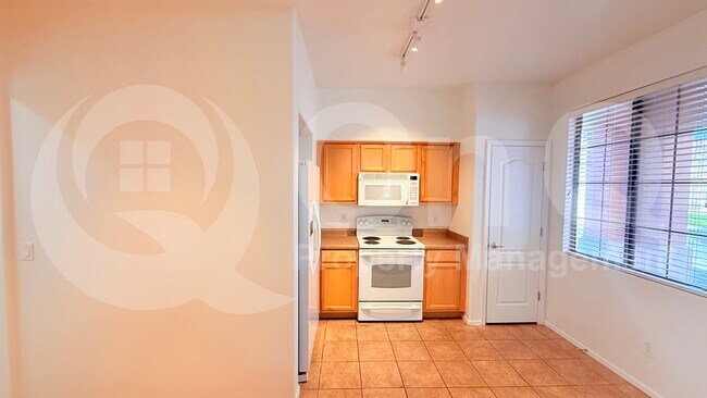 6334 S Blake St Gilbert, AZ 85298 photo 4