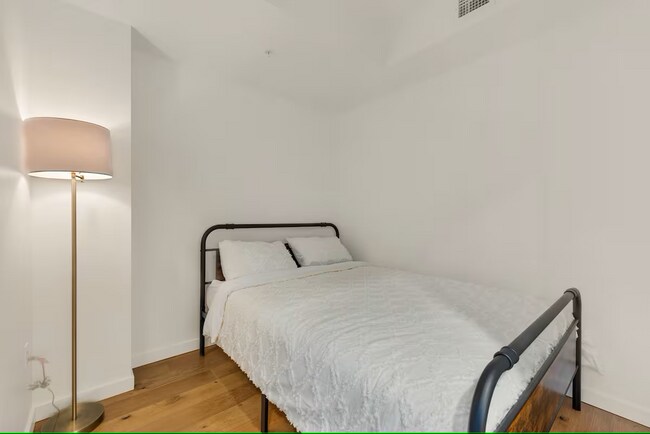 1808 Minor Ave Seattle, WA 98101 photo 3