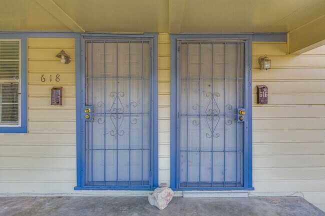 616-618 Porter St San Antonio, TX 78210 photo 4