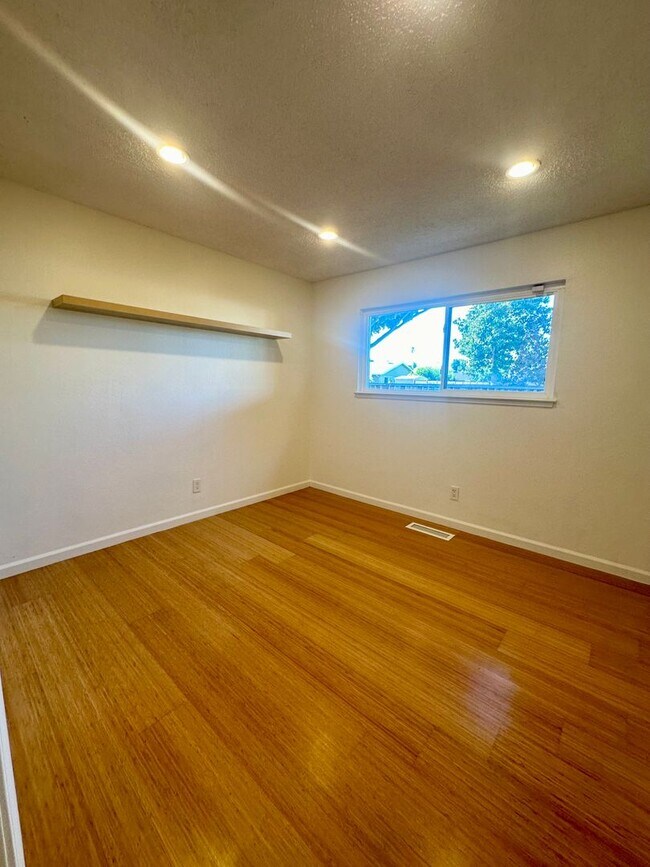 2464 Lambert Place, Union City, CA 94587 photo 2