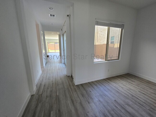 3424 E Adobe Dr photo 3