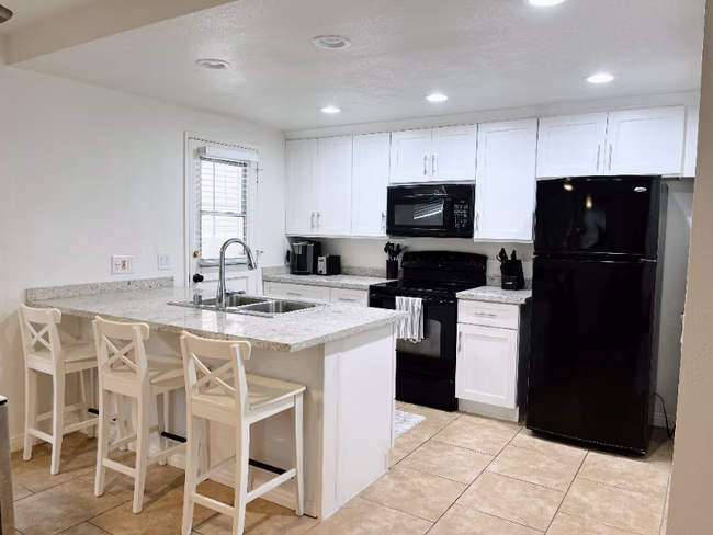 1070 Grand Ave San Diego, CA 92109 photo 5