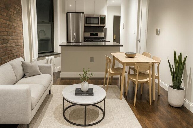246 Mott St New York, NY 10012 photo 4