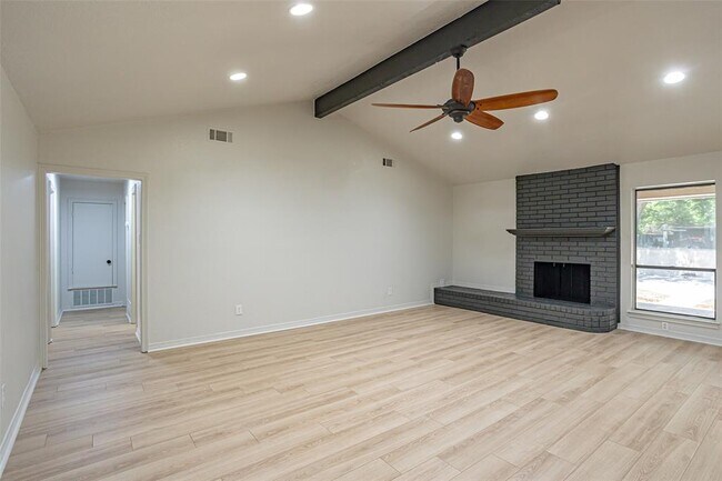 308 Hidden Valley Dr Aledo, TX 76008 photo 4