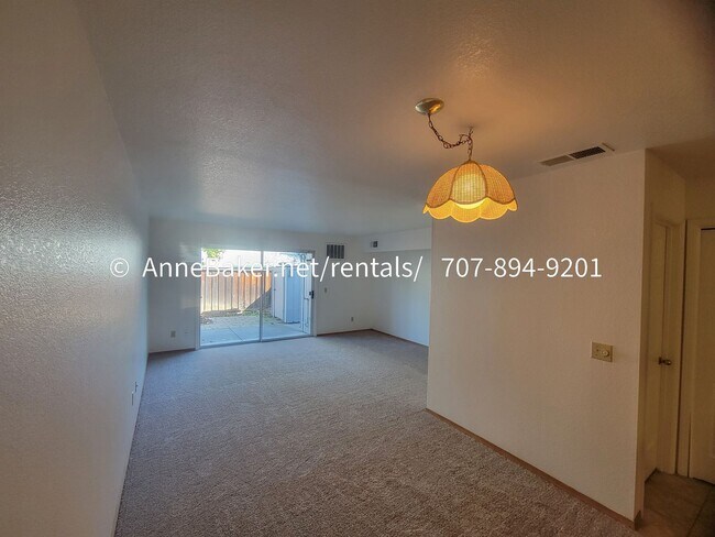 205 Elbridge Cloverdale, CA 95425 photo 4