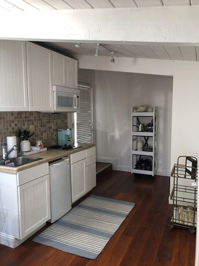 457 Clubhouse Dr Aptos, CA 95003 photo 2