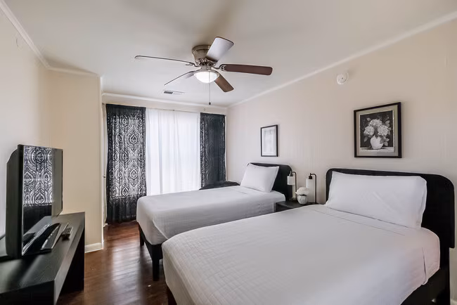 1327 W 21st St Houston, TX 77008 photo 4