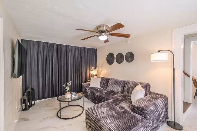 1327 W 21st St Houston, TX 77008 photo 5