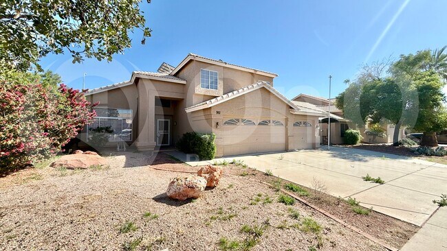 951 N Kenwood Ln photo 3