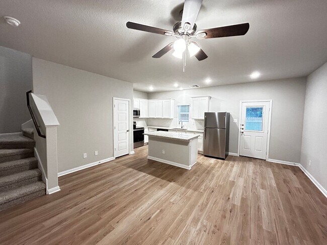 8331 Runner Rdg San Antonio, TX 78249 photo 4