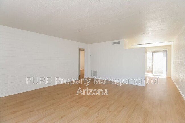 221 E 2nd Ave Mesa, AZ 85210 photo 3