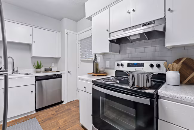 MacArthur Place at 183 photo 5