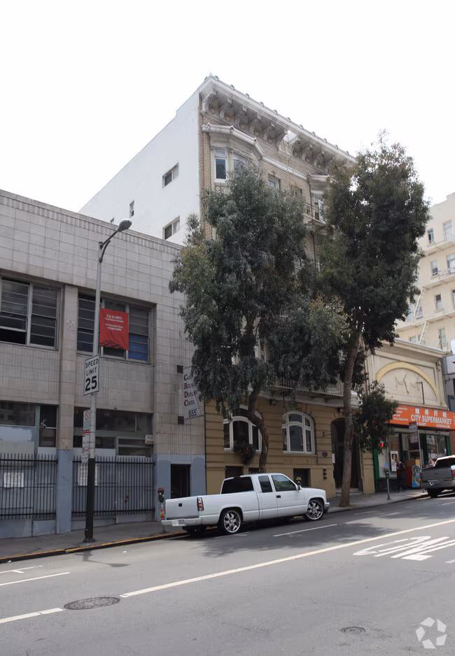 665 Geary Street Apartments* photo 4