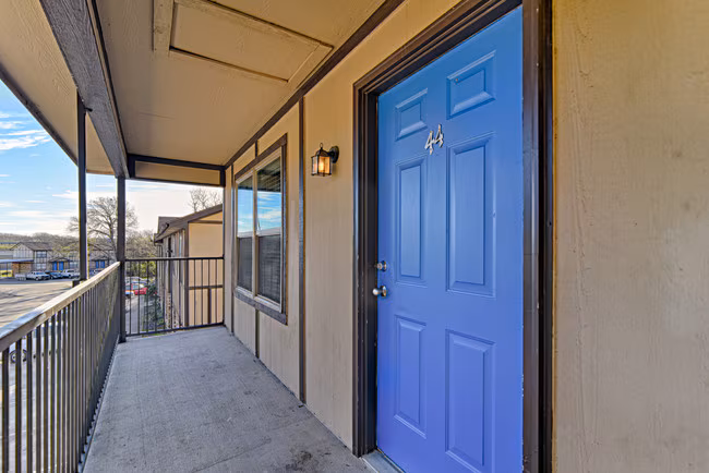 Knoll Creek Apartments photo 2