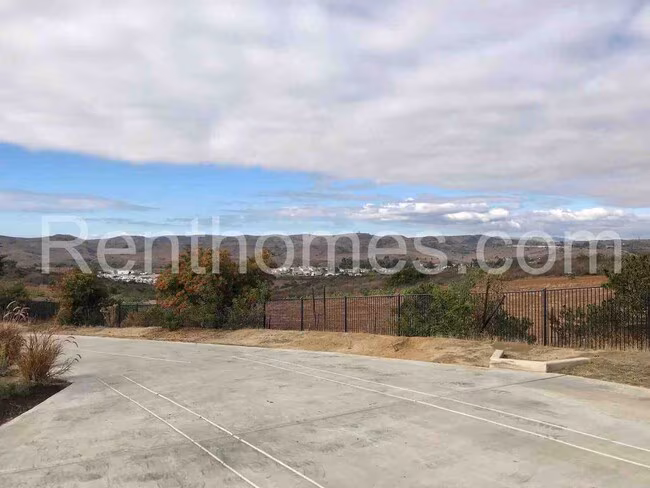 5539 Alexandrine Ct Oceanside, CA 92057 photo 2