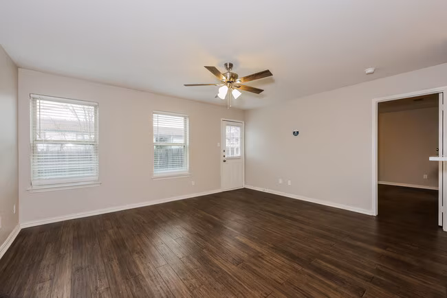 1307 Luna Linda Drive, Arlington, TX 76010 photo 4